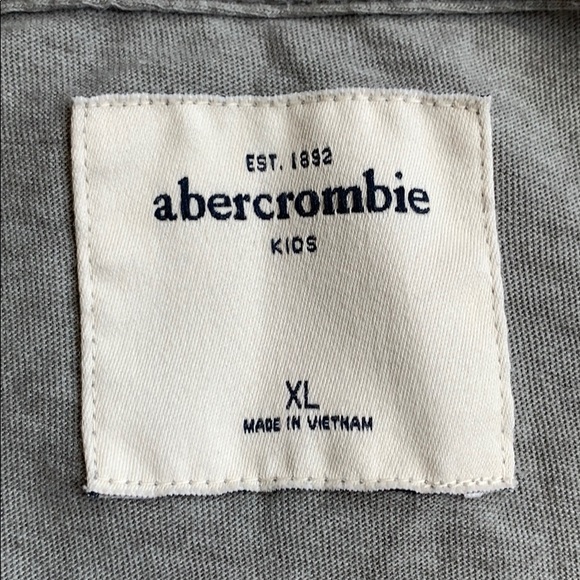 NWOT Abercrombie Kids Lace and Ruffle Grey Top - Picture 4 of 5